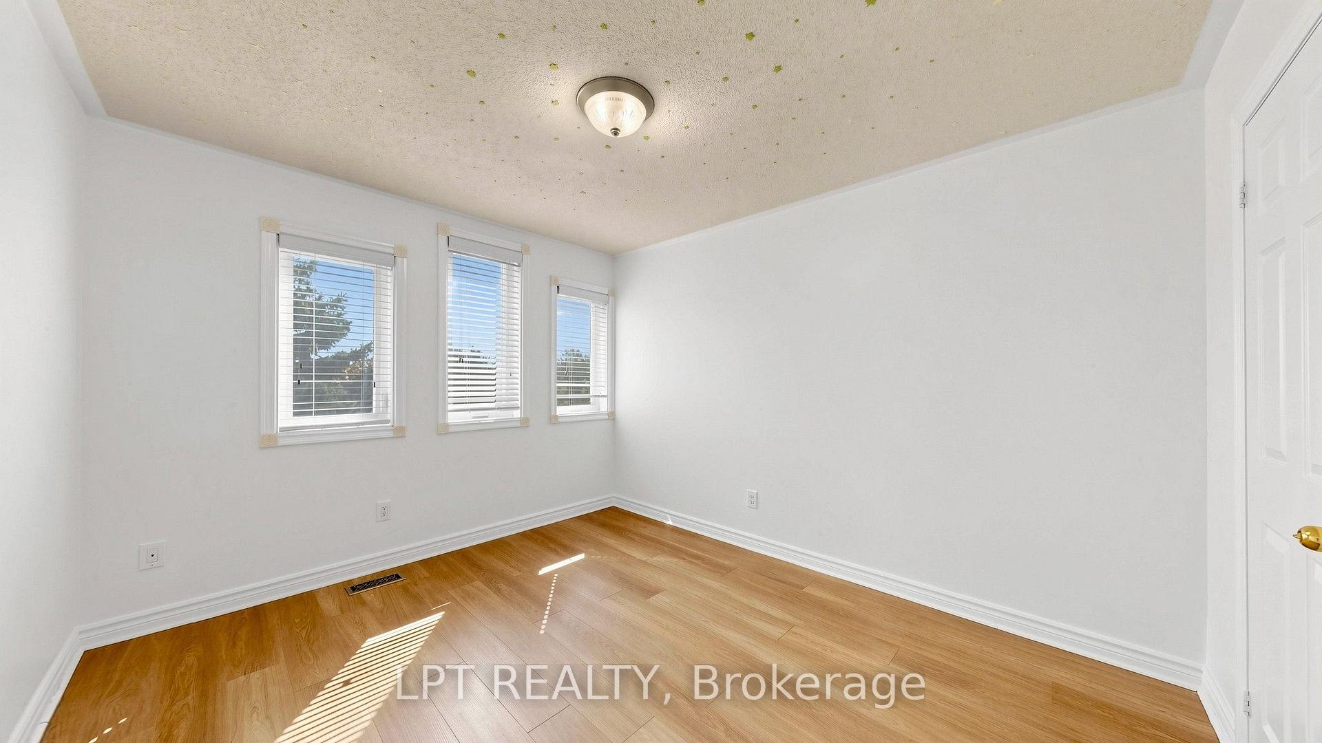 Photo 23 of 81 Shady Pine Circle, Brampton, Sandringham-Wellington — HOMEH