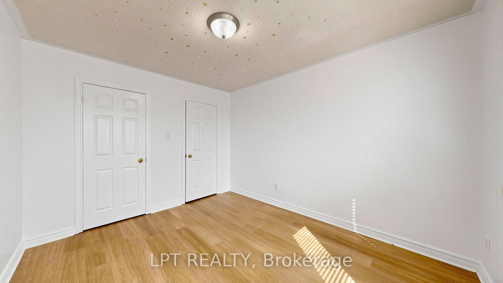Photo 25 of 81 Shady Pine Circle, Brampton, Sandringham-Wellington — HOMEH