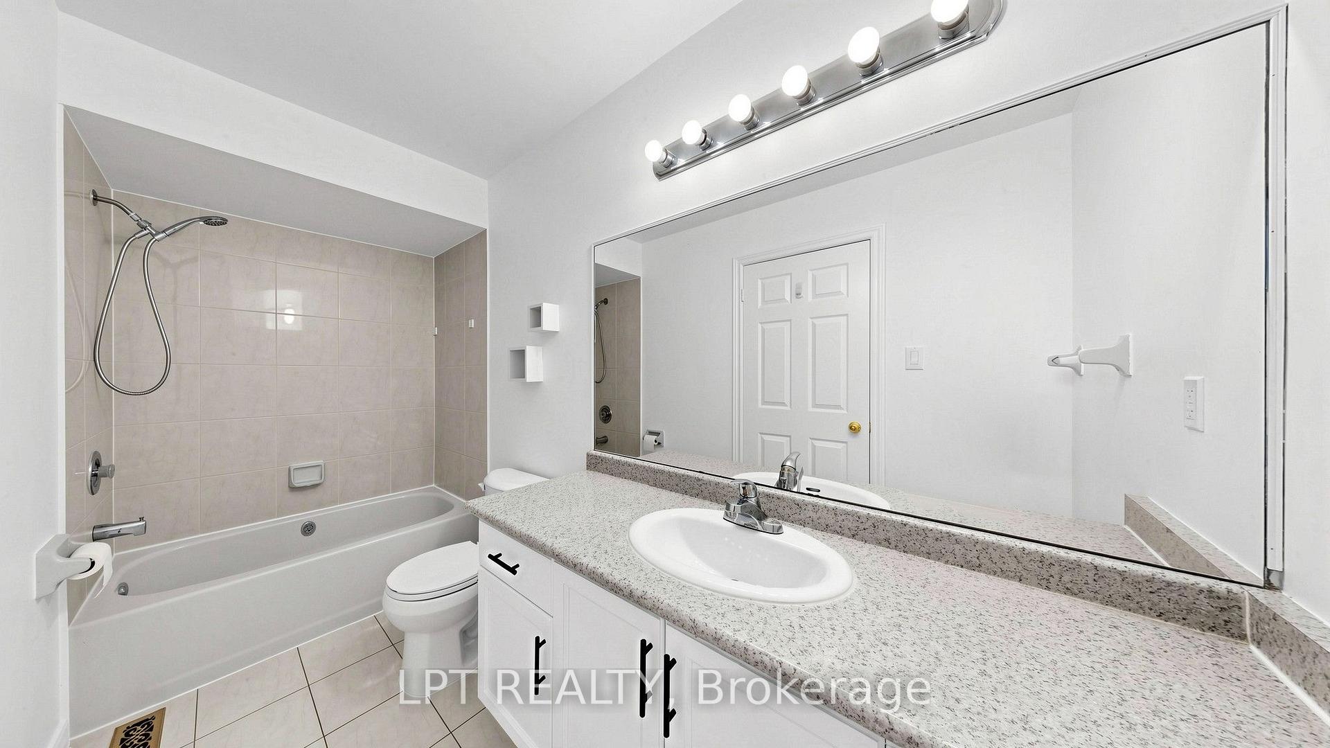 Photo 26 of 81 Shady Pine Circle, Brampton, Sandringham-Wellington — HOMEH