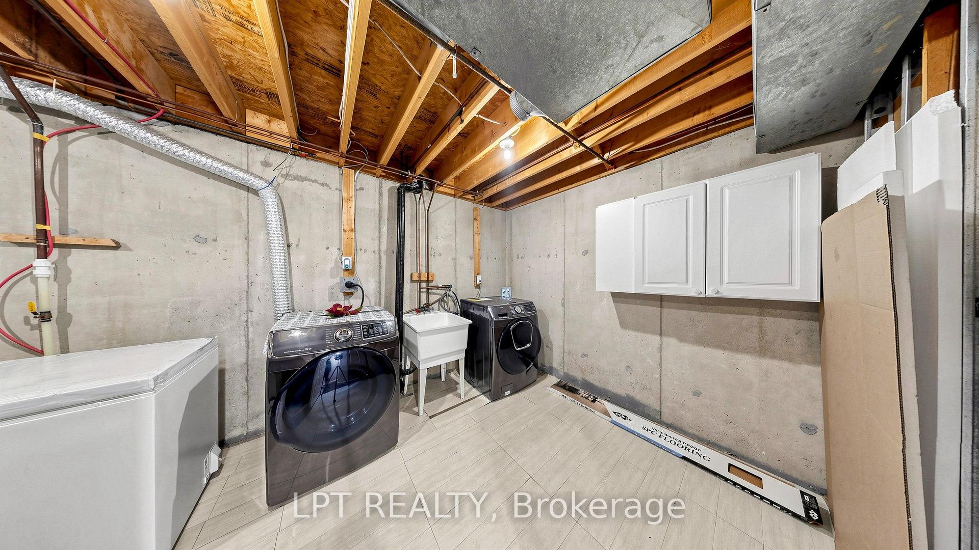 Photo 33 of 81 Shady Pine Circle, Brampton, Sandringham-Wellington — HOMEH