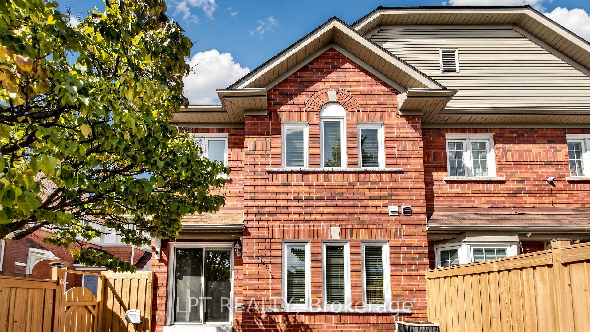 Photo 36 of 81 Shady Pine Circle, Brampton, Sandringham-Wellington — HOMEH