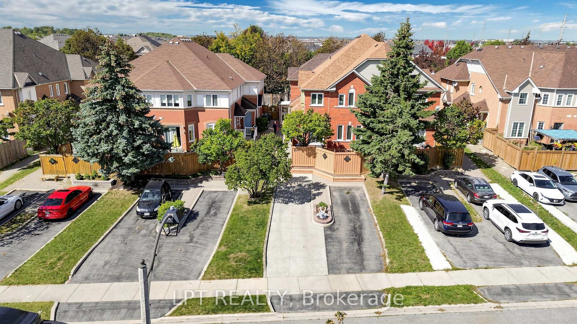 Photo 38 of 81 Shady Pine Circle, Brampton, Sandringham-Wellington — HOMEH