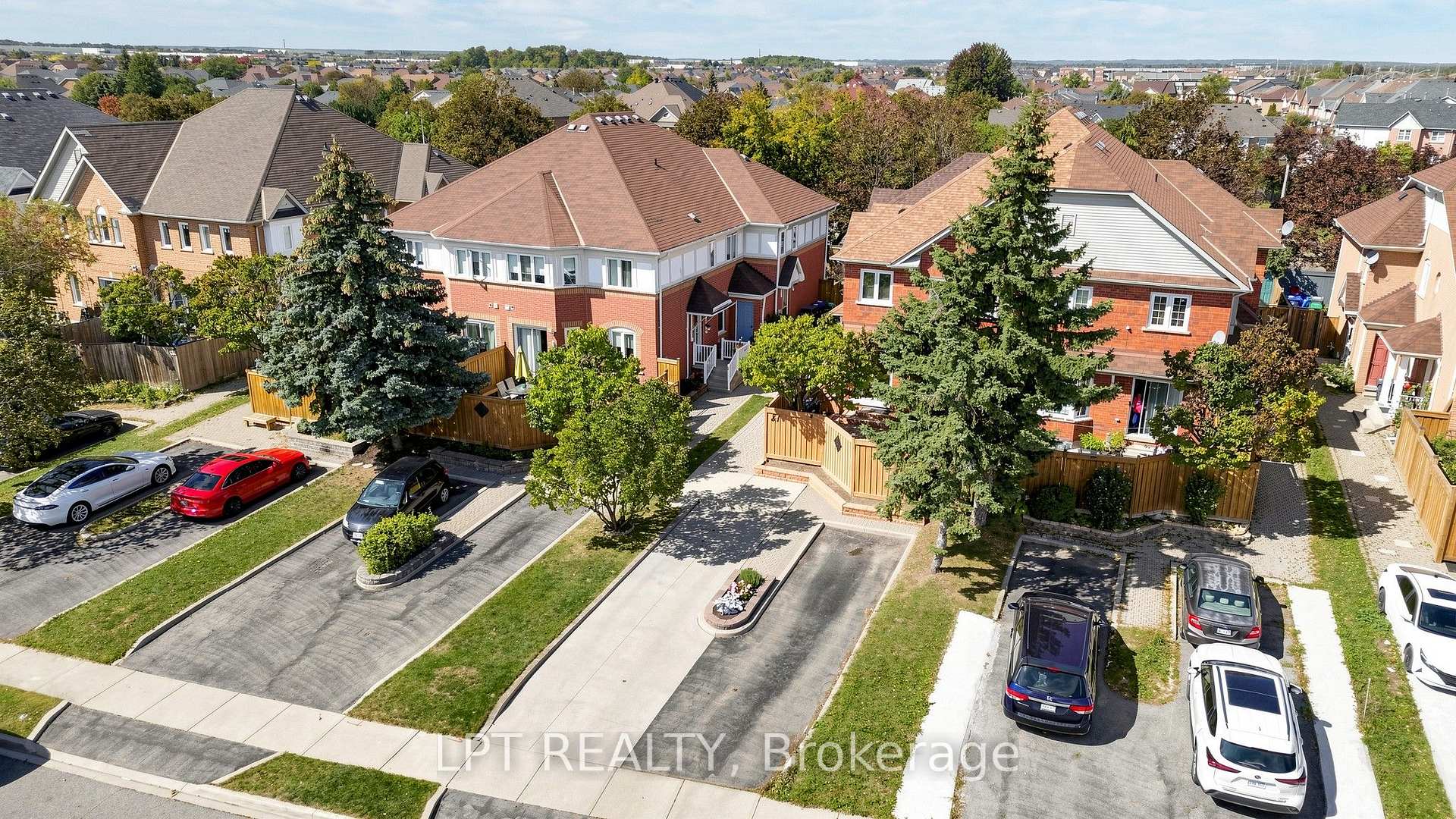 Photo 39 of 81 Shady Pine Circle, Brampton, Sandringham-Wellington — HOMEH