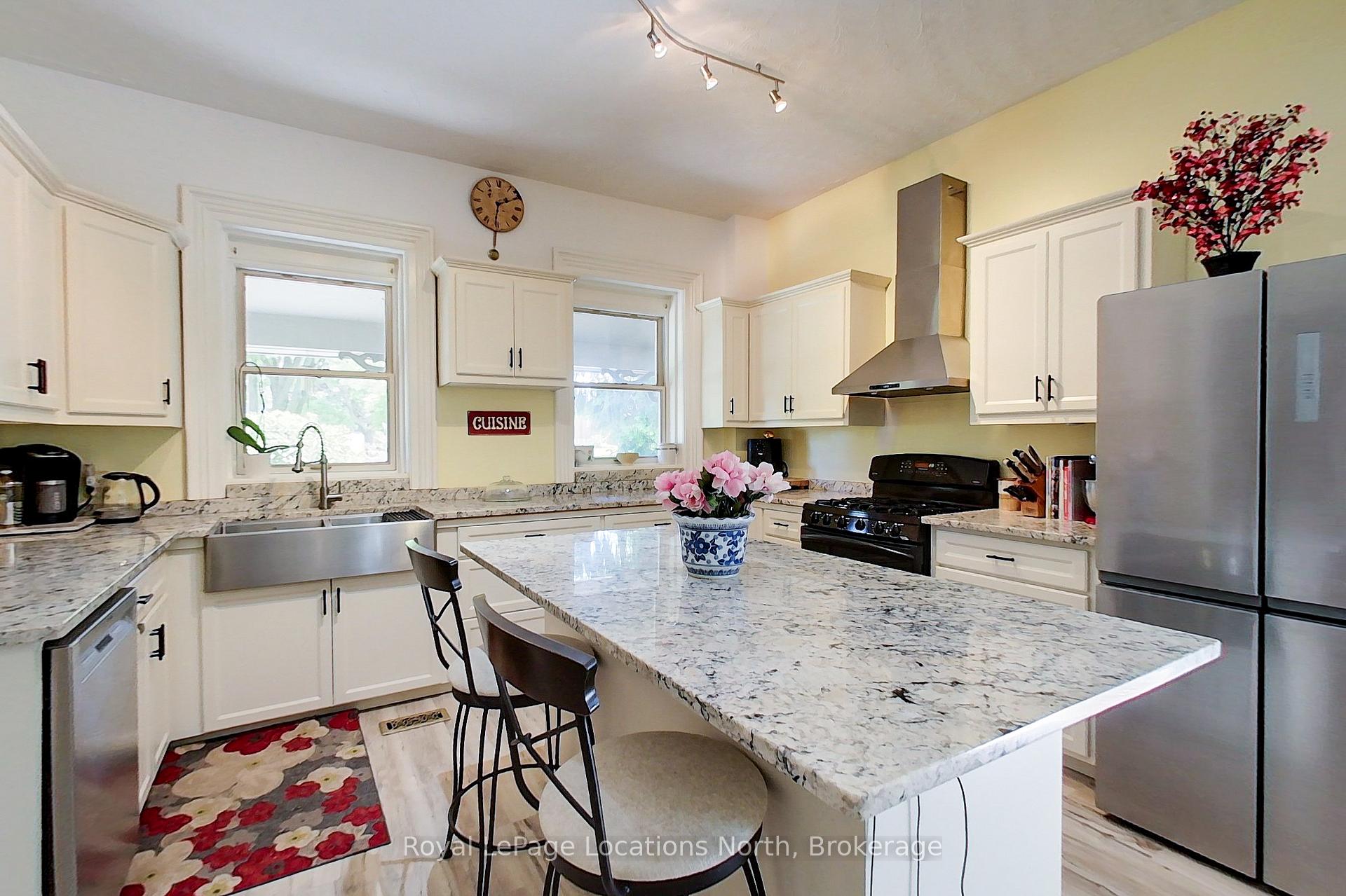 Photo 12 of 44 Parkview Avenue, Meaford — HOMEH