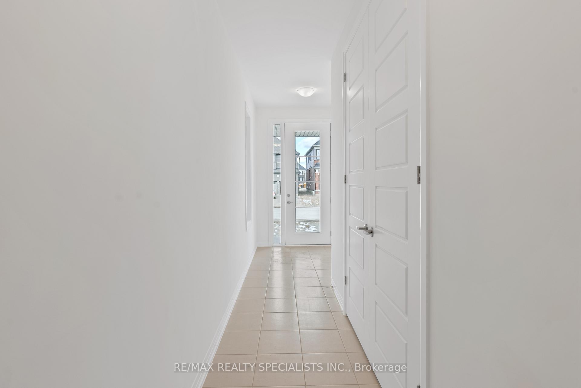 Photo 13 of 643 Windwood Drive, Hamilton, Binbrook — HOMEH