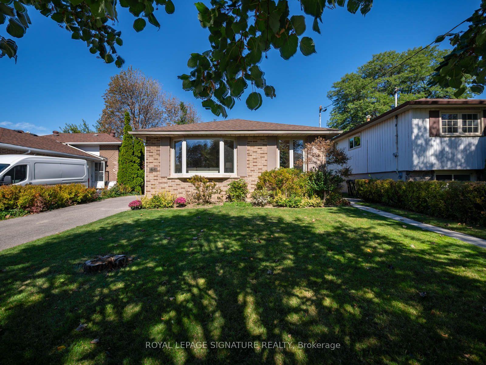 Photo 2 of 46 Manorglen Crescent, Scarborough, Agincourt South-Malvern West — HOMEH