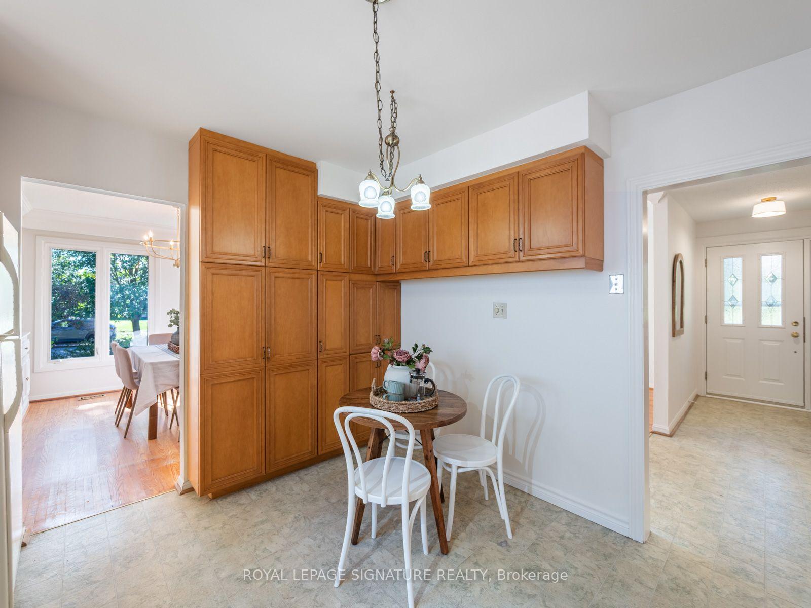 Photo 14 of 46 Manorglen Crescent, Scarborough, Agincourt South-Malvern West — HOMEH