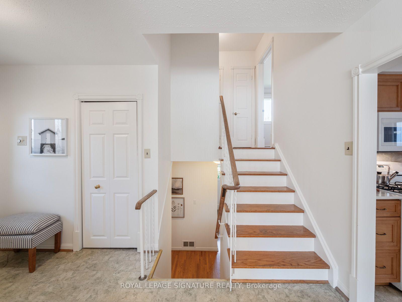 Photo 15 of 46 Manorglen Crescent, Scarborough, Agincourt South-Malvern West — HOMEH