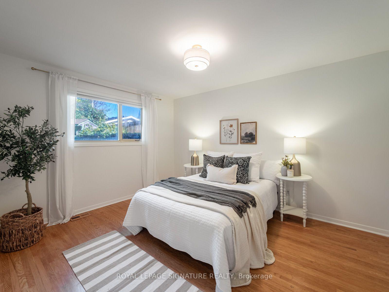 Photo 22 of 46 Manorglen Crescent, Scarborough, Agincourt South-Malvern West — HOMEH