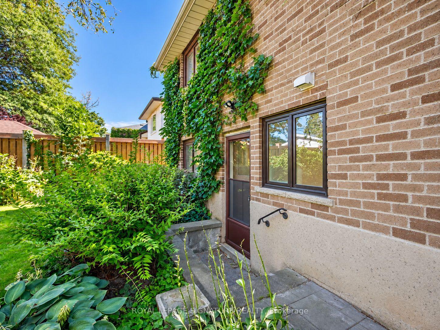 Photo 33 of 46 Manorglen Crescent, Scarborough, Agincourt South-Malvern West — HOMEH