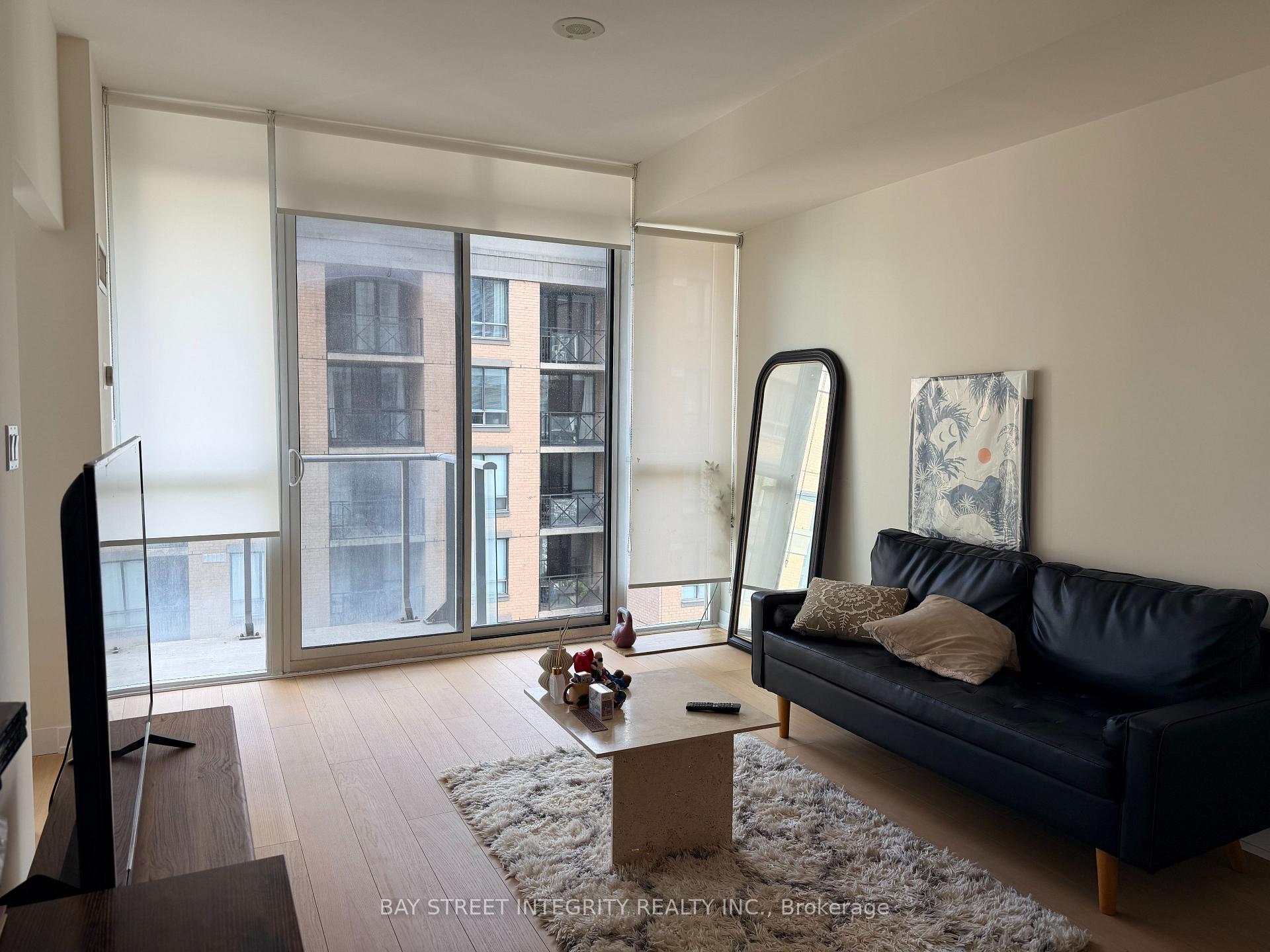 Photo 3 of Unit 1405, 126 Simcoe Street, Toronto, Waterfront Communities — HOMEH