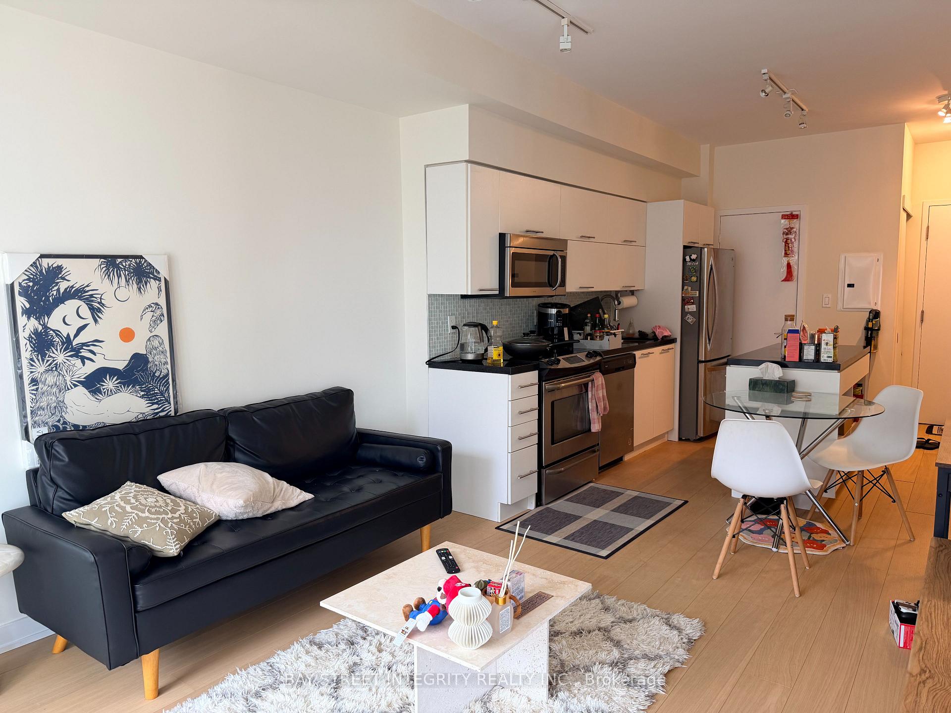 Photo 4 of Unit 1405, 126 Simcoe Street, Toronto, Waterfront Communities — HOMEH