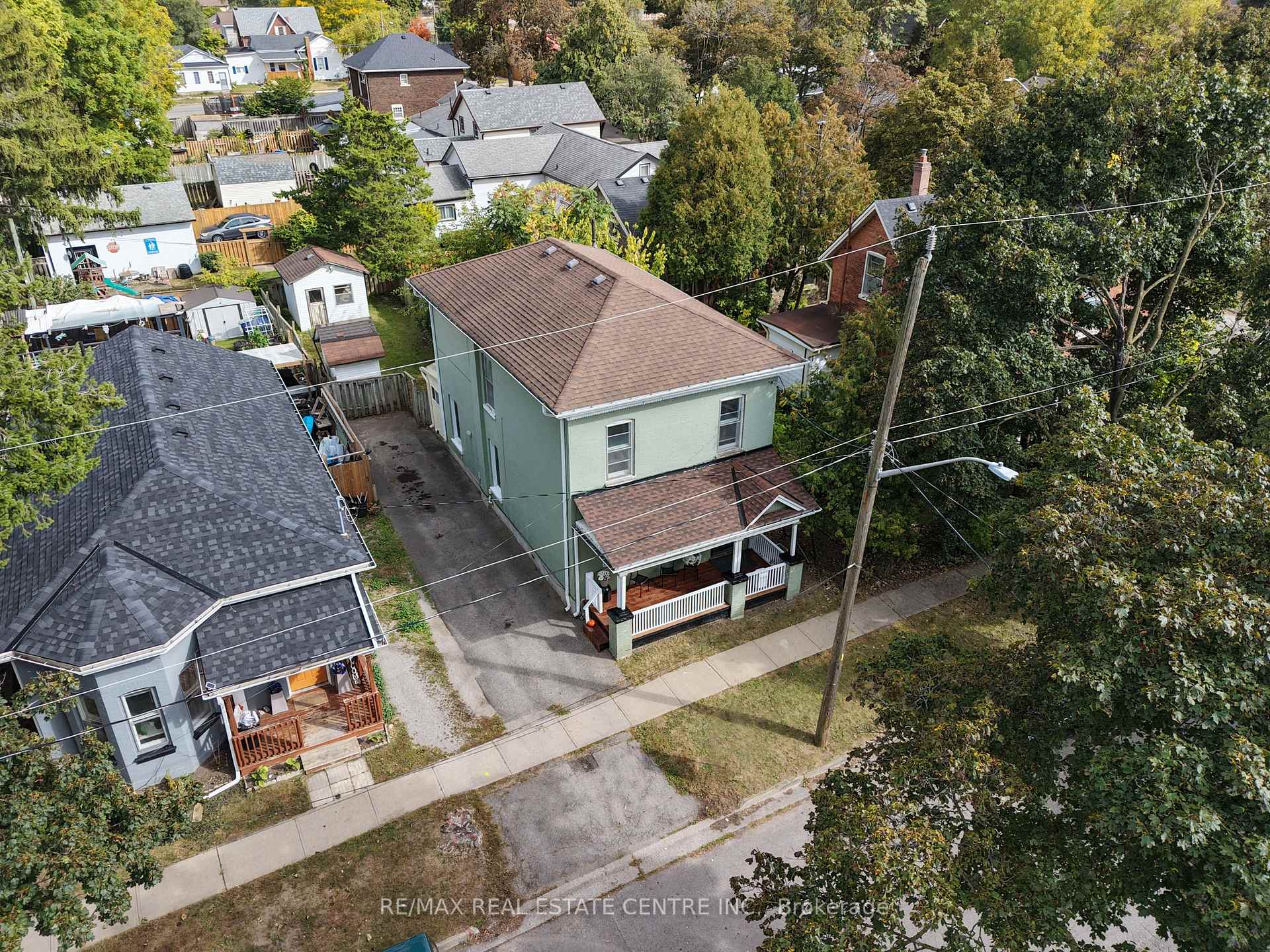 Photo 5 of 137 Alfred Street, Brantford, Downtown Core — HOMEH