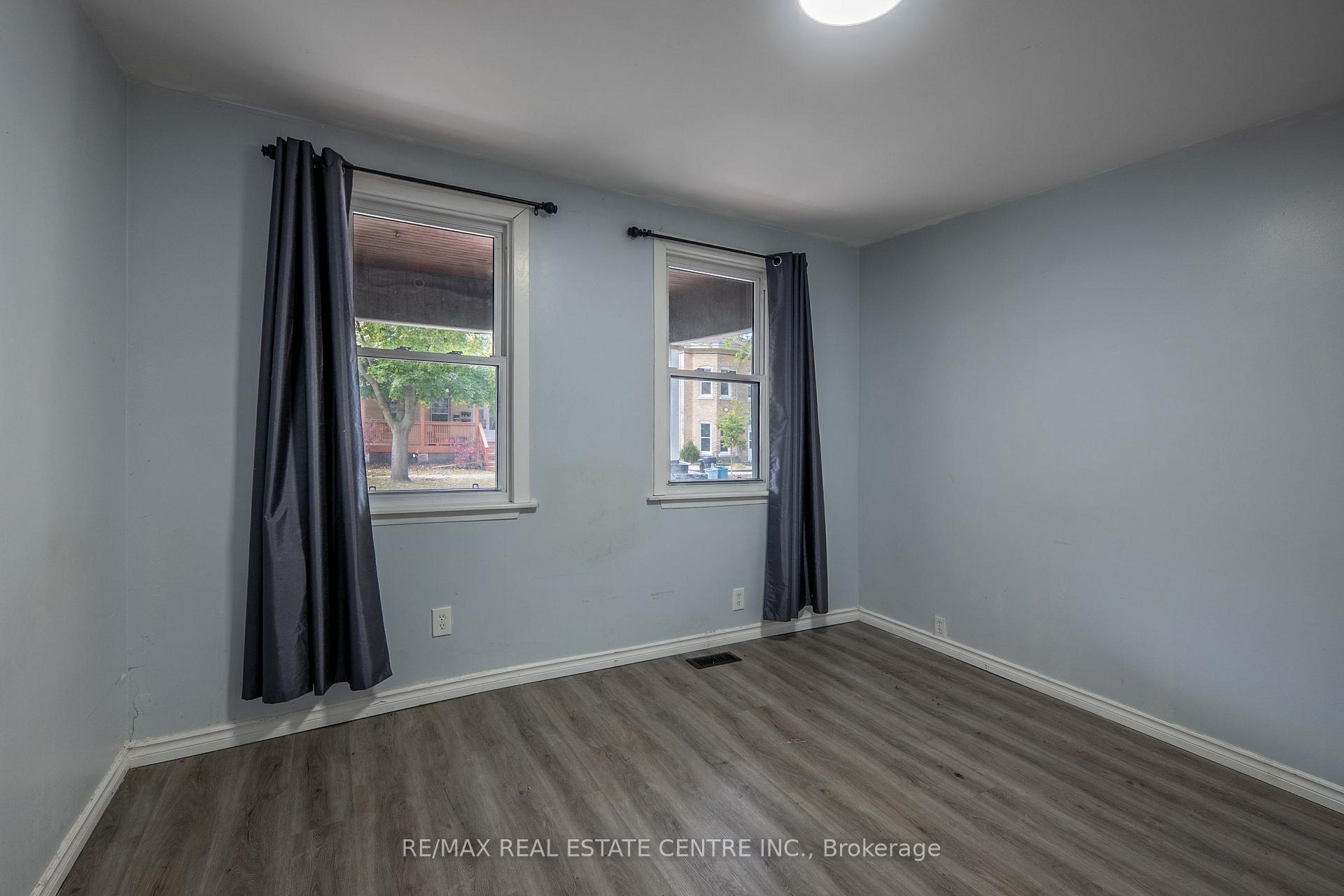 Photo 12 of 137 Alfred Street, Brantford, Downtown Core — HOMEH