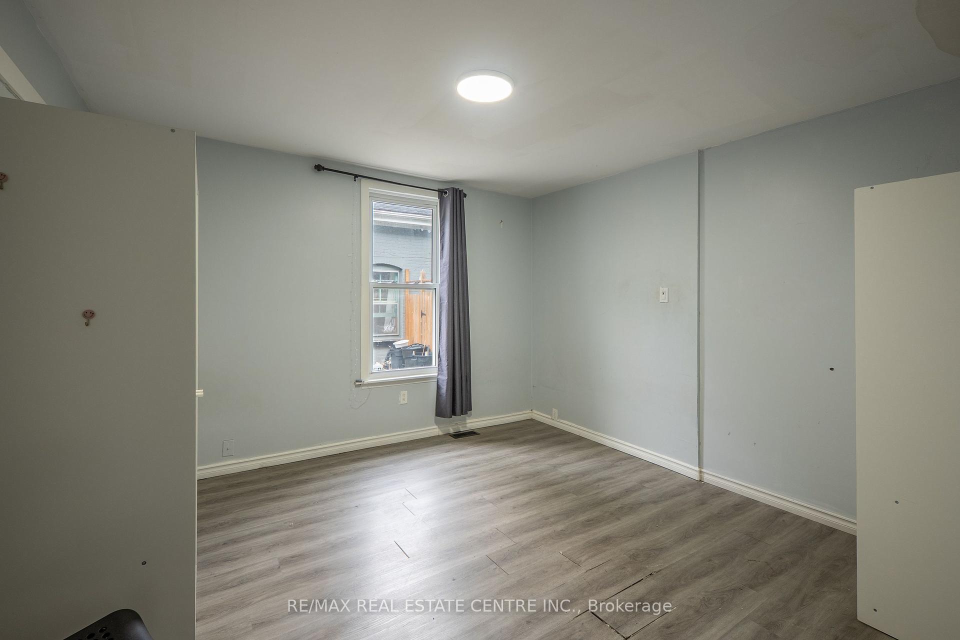 Photo 16 of 137 Alfred Street, Brantford, Downtown Core — HOMEH