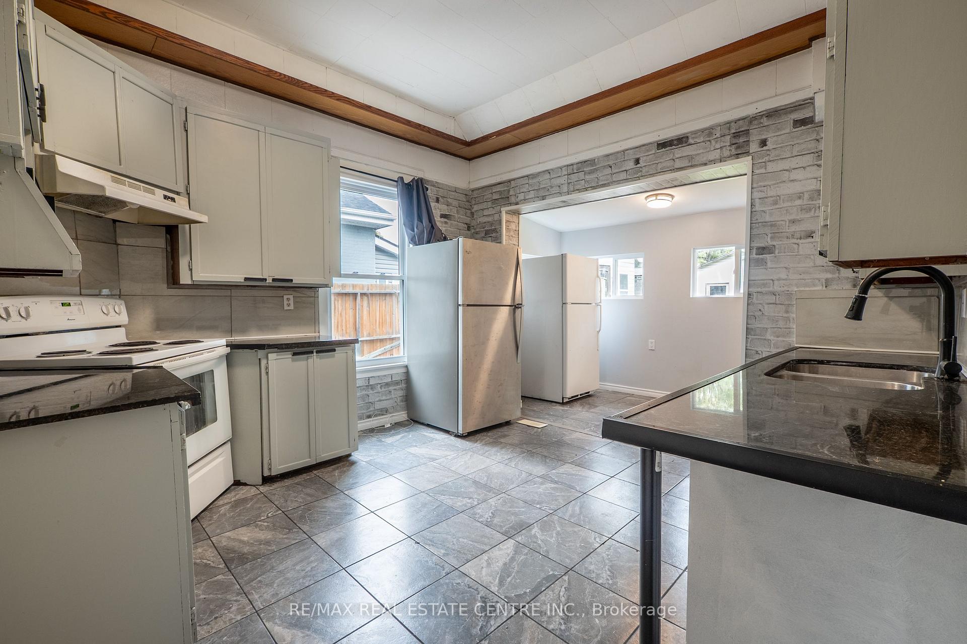 Photo 21 of 137 Alfred Street, Brantford, Downtown Core — HOMEH