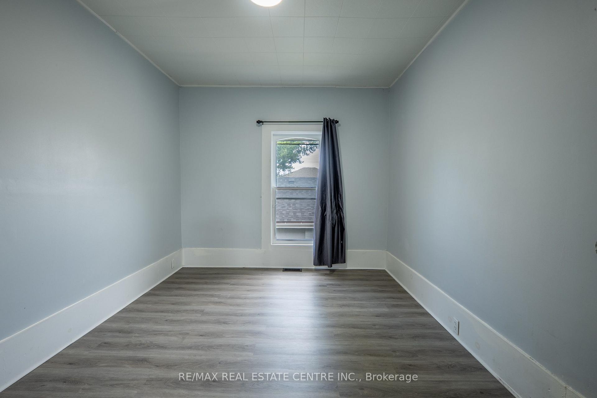 Photo 33 of 137 Alfred Street, Brantford, Downtown Core — HOMEH