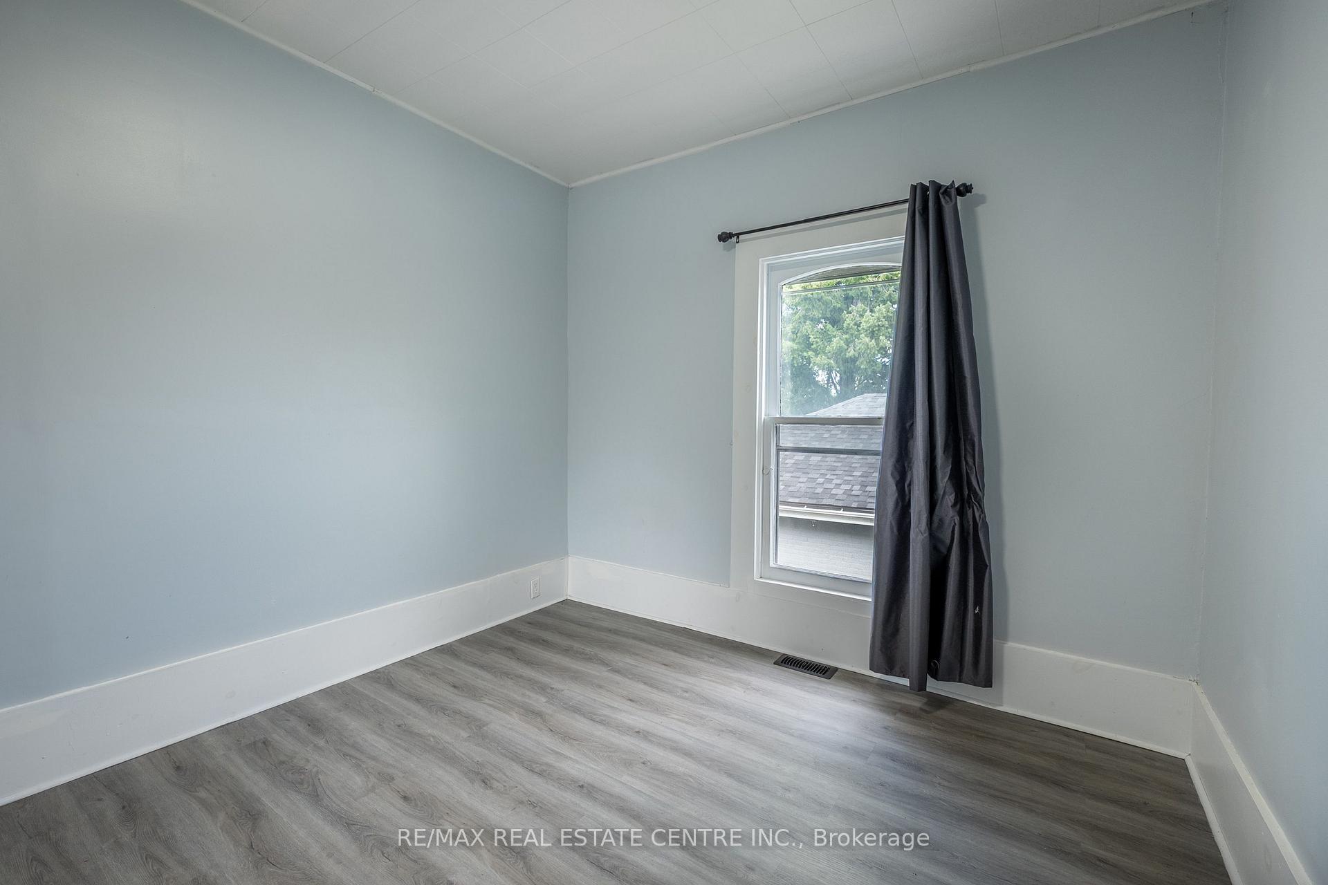 Photo 35 of 137 Alfred Street, Brantford, Downtown Core — HOMEH