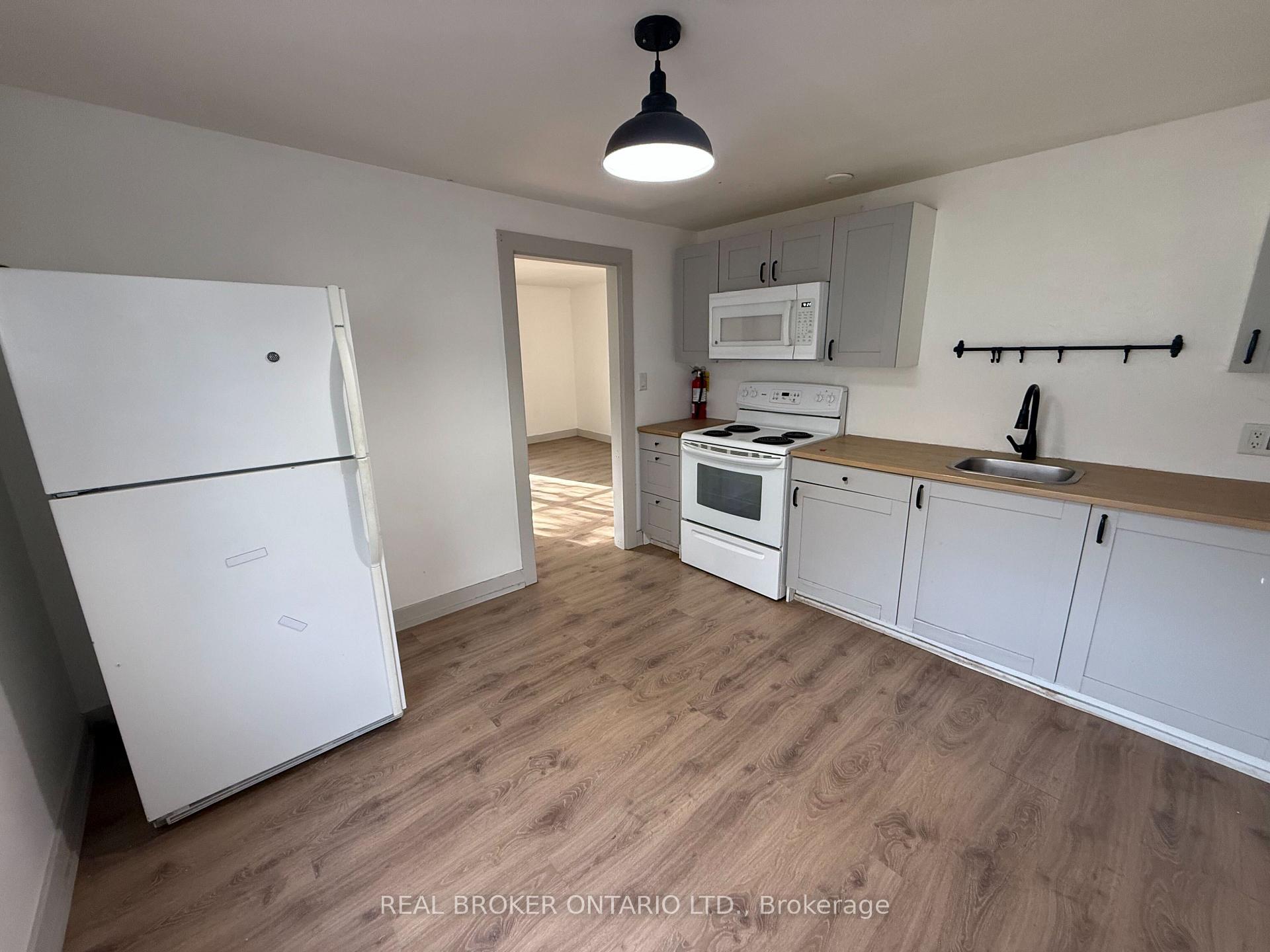 Photo 15 of Unit Upper, 23 Second Street, New Tecumseth, Beeton — HOMEH