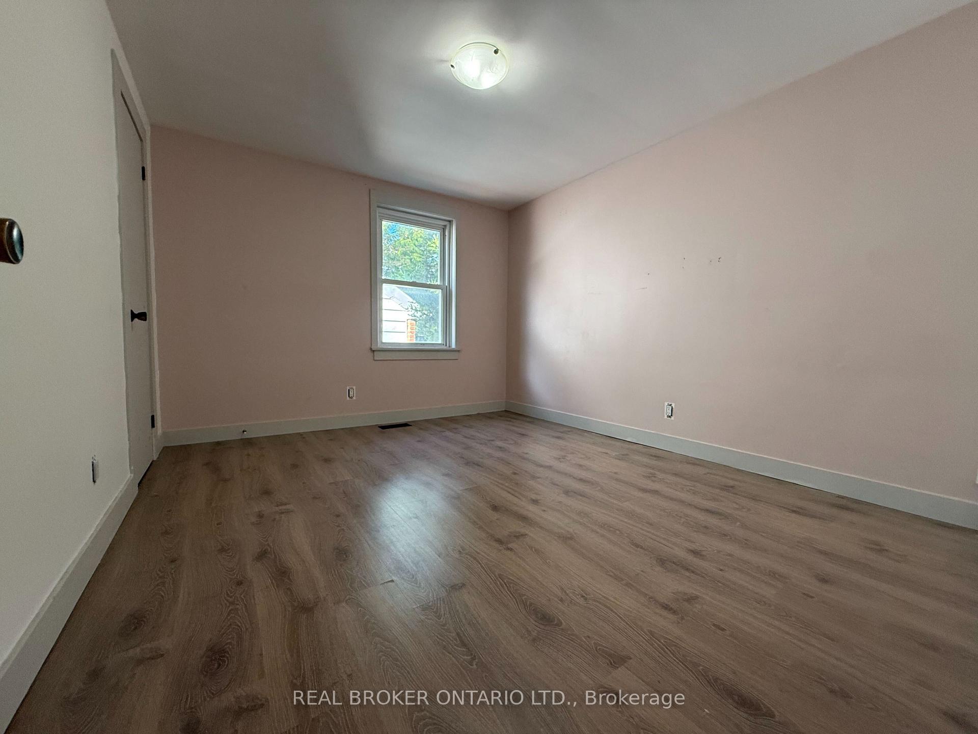 Photo 17 of Unit Upper, 23 Second Street, New Tecumseth, Beeton — HOMEH