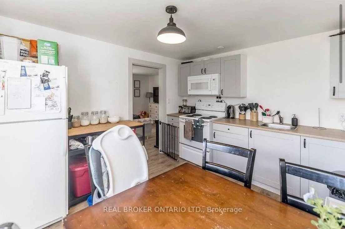 Photo 5 of Unit Upper, 23 Second Street, New Tecumseth, Beeton — HOMEH