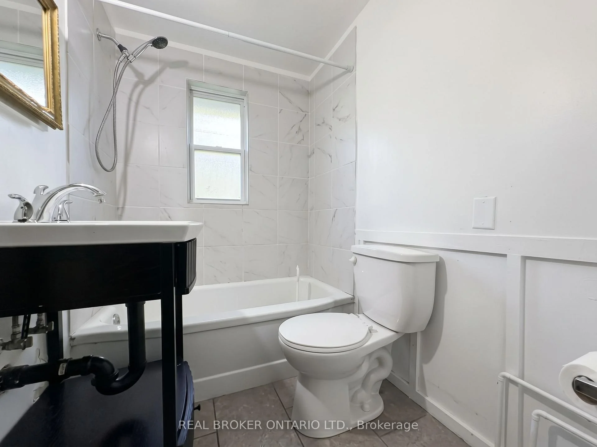 Photo 24 of Unit Upper, 23 Second Street, New Tecumseth, Beeton — HOMEH