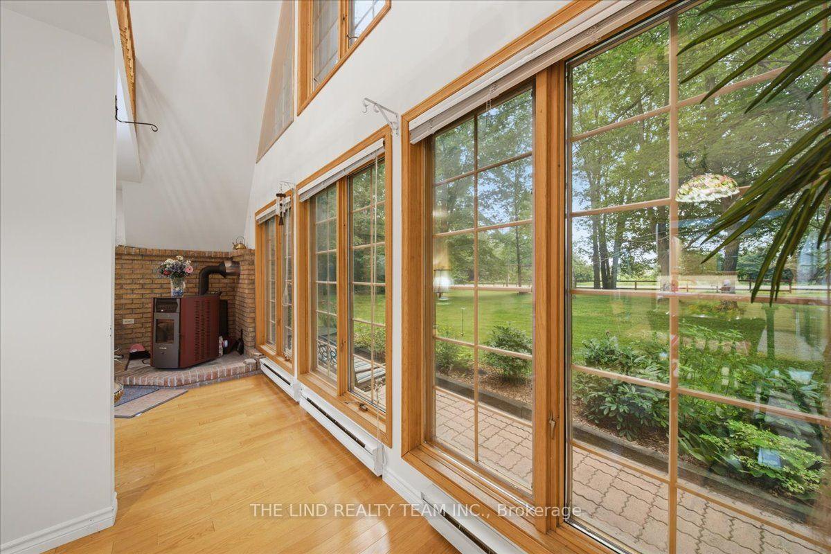 Photo 16 of 100 Bridle Path, East Gwillimbury, Rural East Gwillimbury — HOMEH