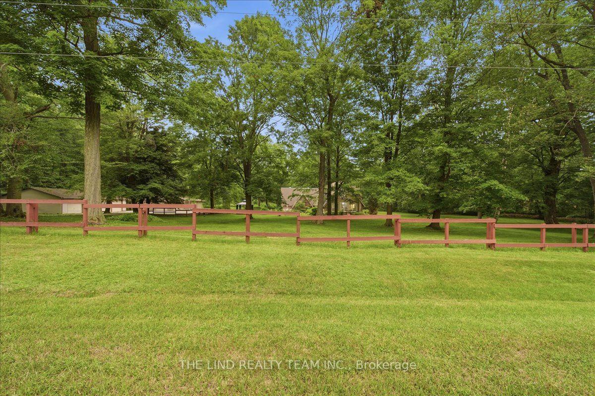 Photo 50 of 100 Bridle Path, East Gwillimbury, Rural East Gwillimbury — HOMEH