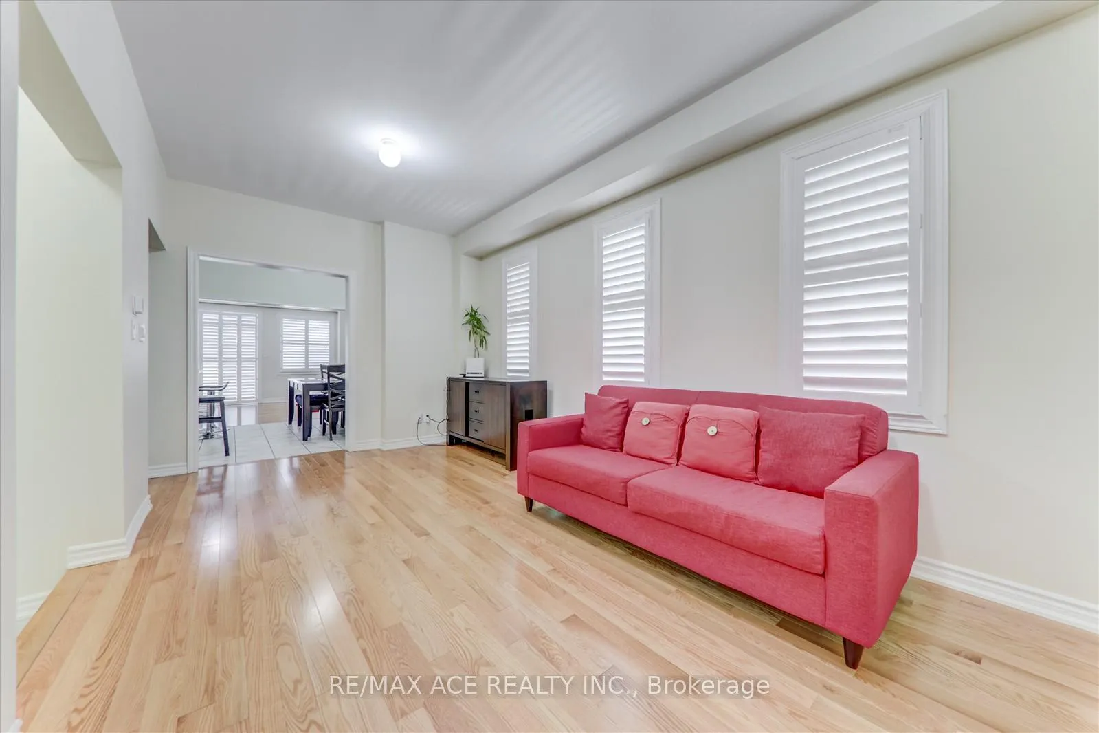 Photo 8 of 48 Closson Drive, Whitby, Rural Whitby — HOMEH