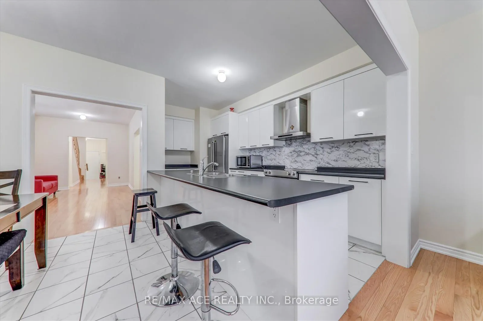Photo 11 of 48 Closson Drive, Whitby, Rural Whitby — HOMEH