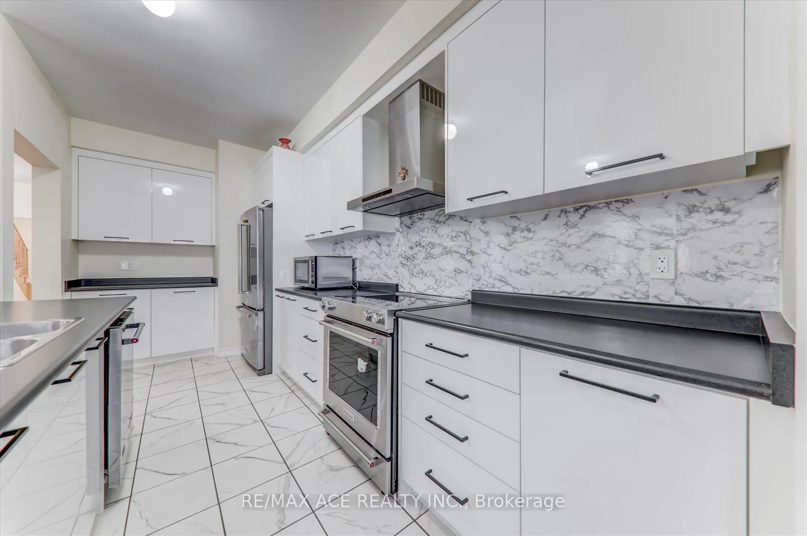 Photo 13 of 48 Closson Drive, Whitby, Rural Whitby — HOMEH