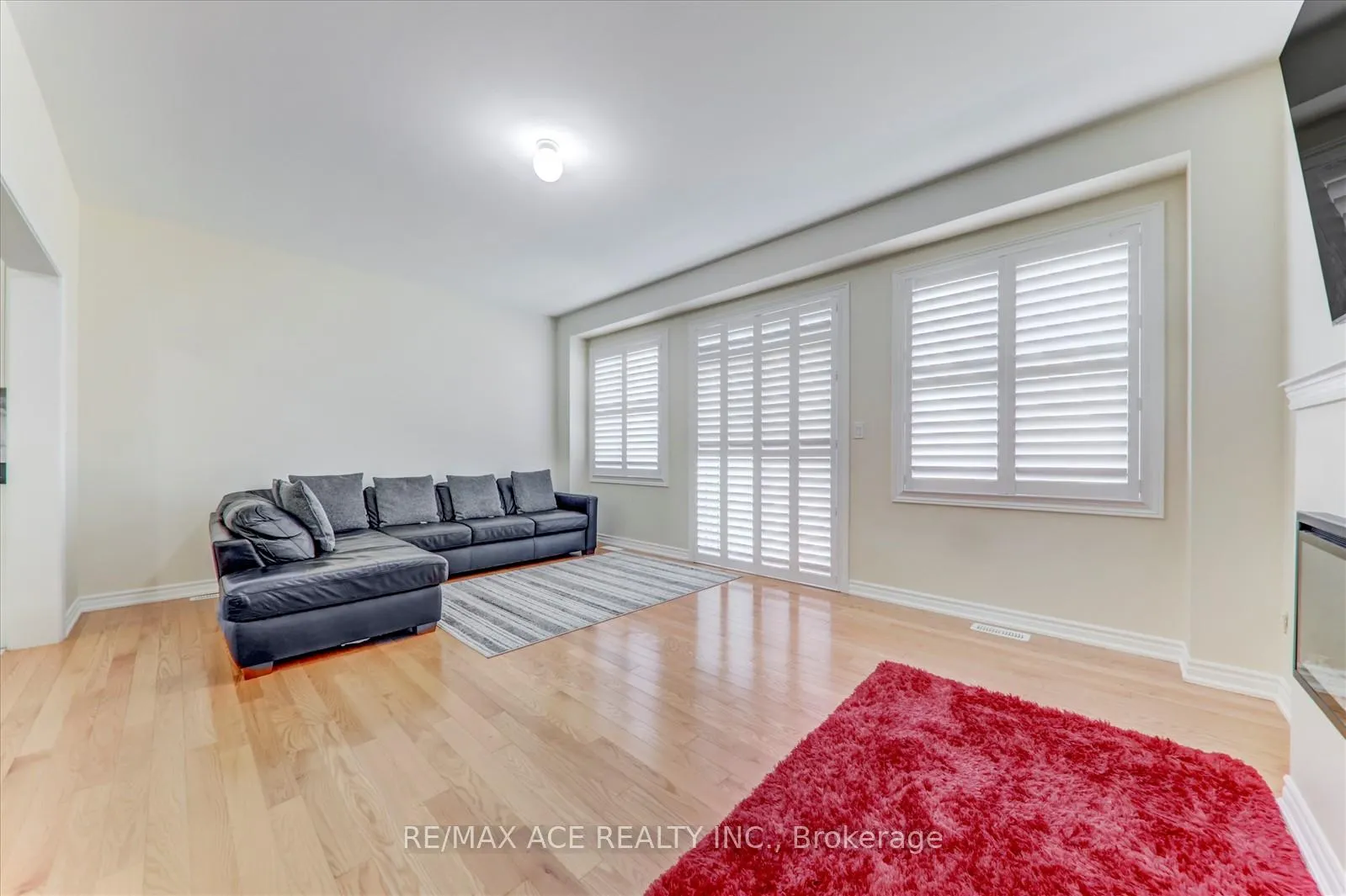 Photo 18 of 48 Closson Drive, Whitby, Rural Whitby — HOMEH