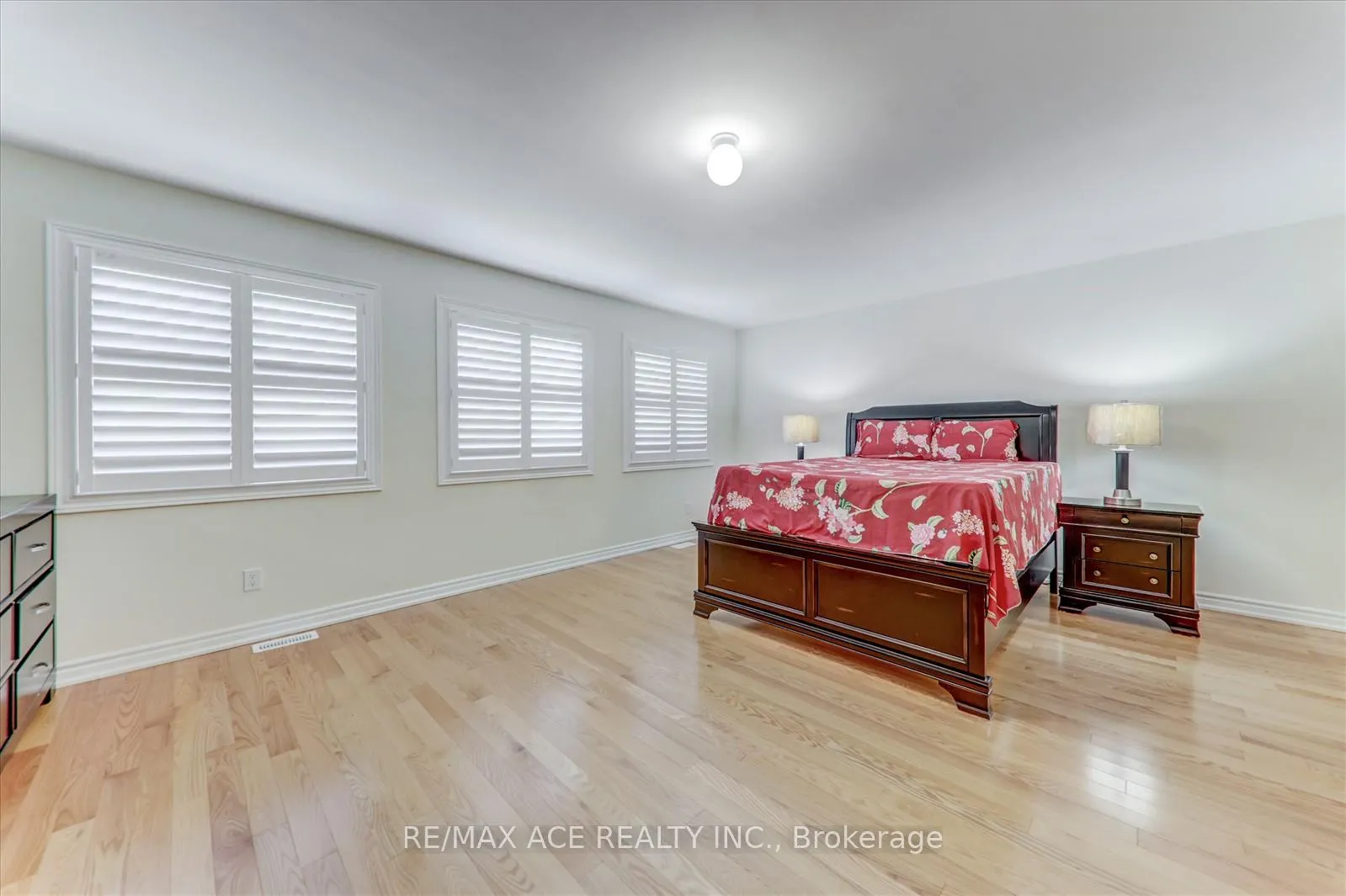 Photo 24 of 48 Closson Drive, Whitby, Rural Whitby — HOMEH