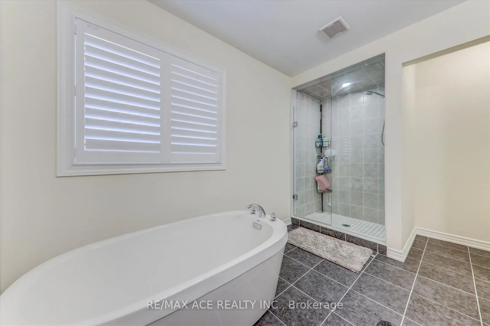 Photo 31 of 48 Closson Drive, Whitby, Rural Whitby — HOMEH