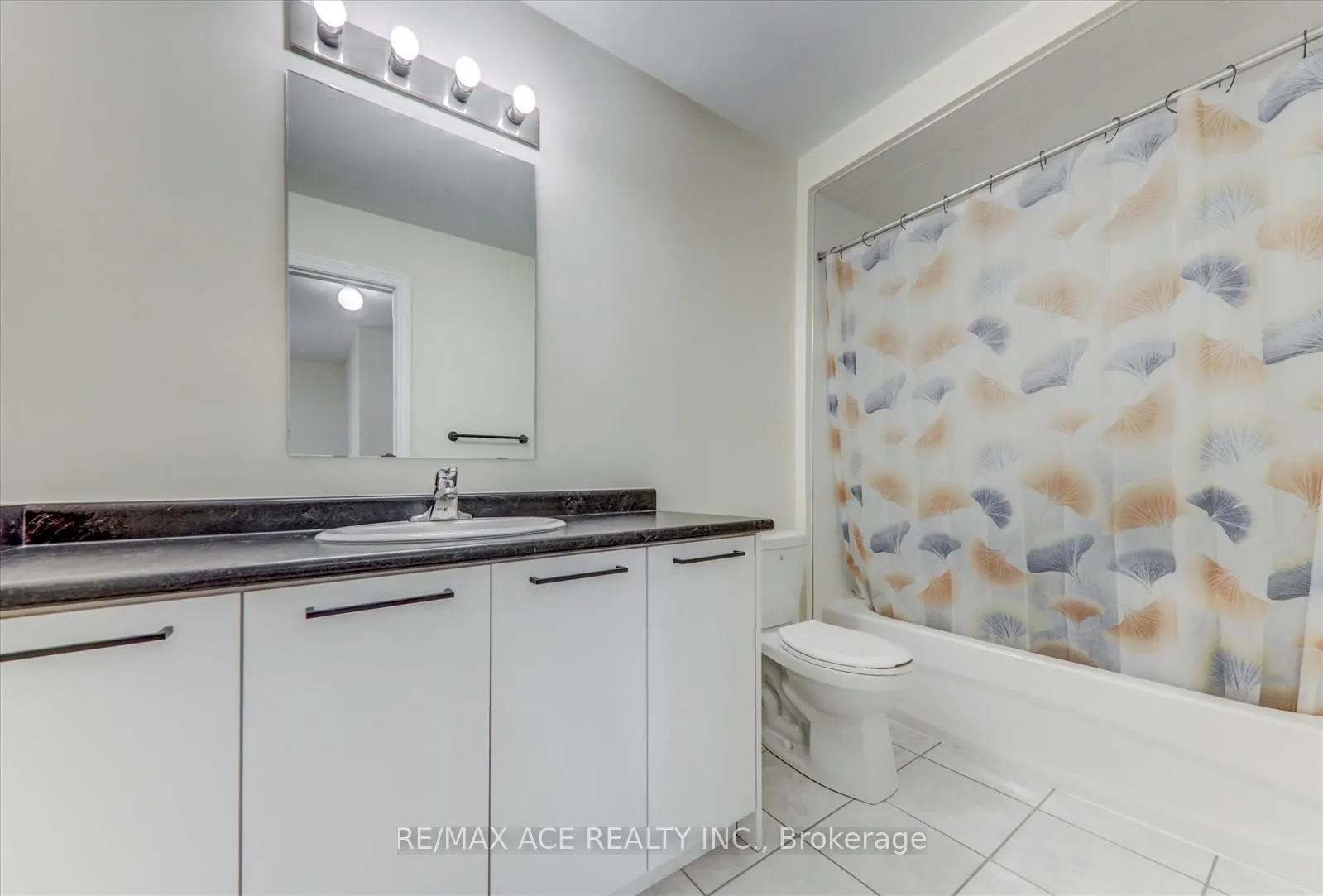 Photo 33 of 48 Closson Drive, Whitby, Rural Whitby — HOMEH