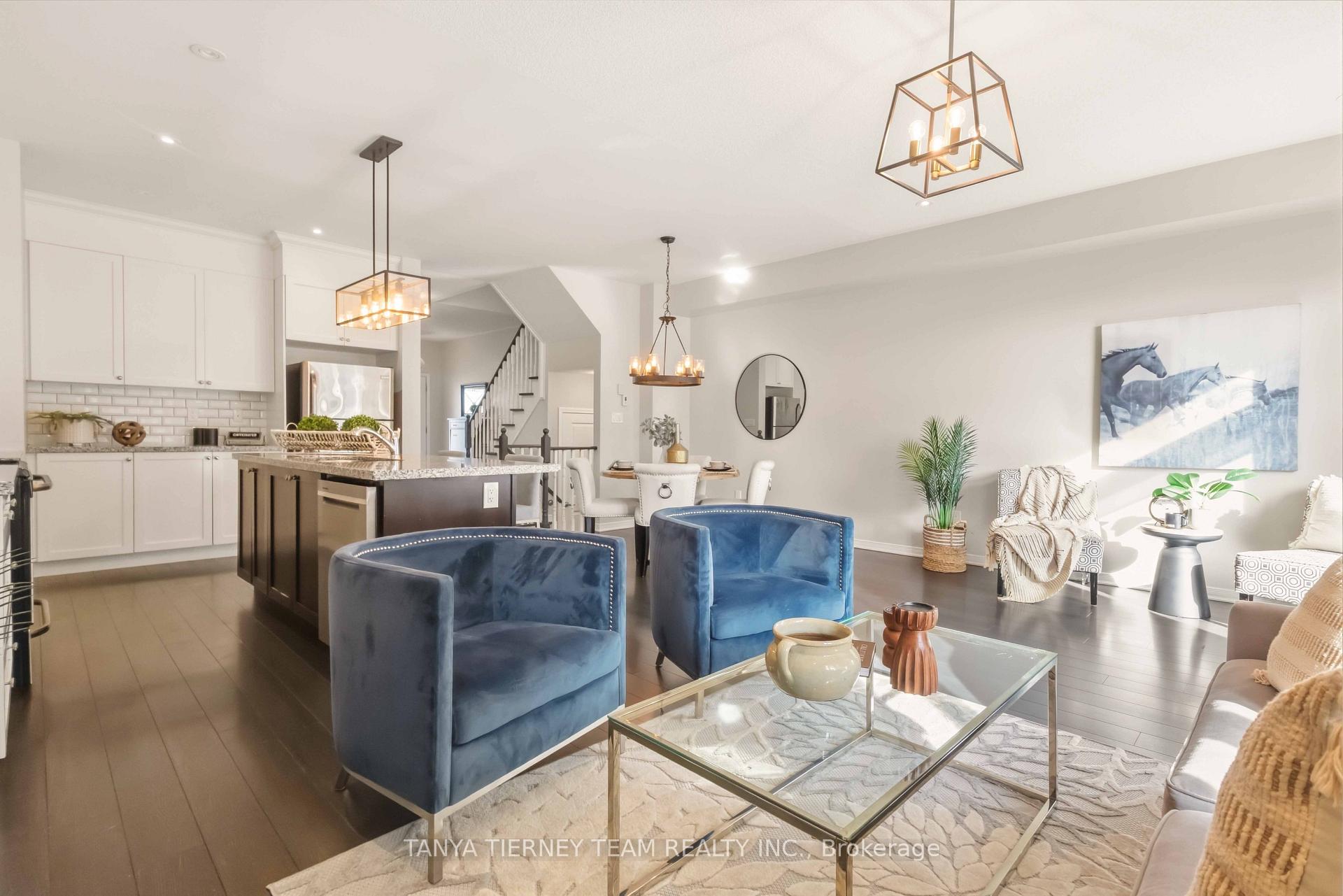 Photo 10 of 20 Lambdon Way, Whitby, Brooklin — HOMEH