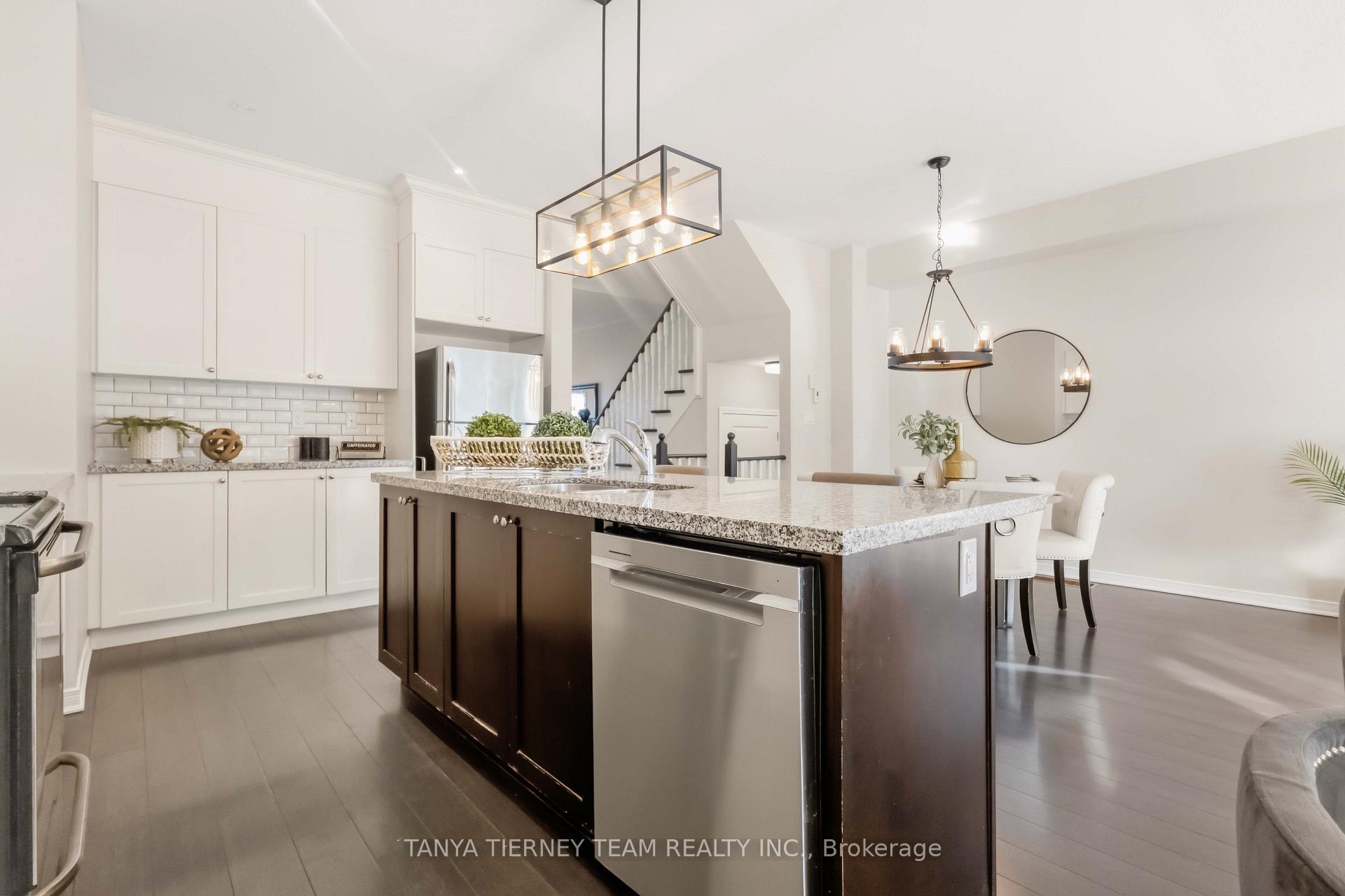 Photo 18 of 20 Lambdon Way, Whitby, Brooklin — HOMEH