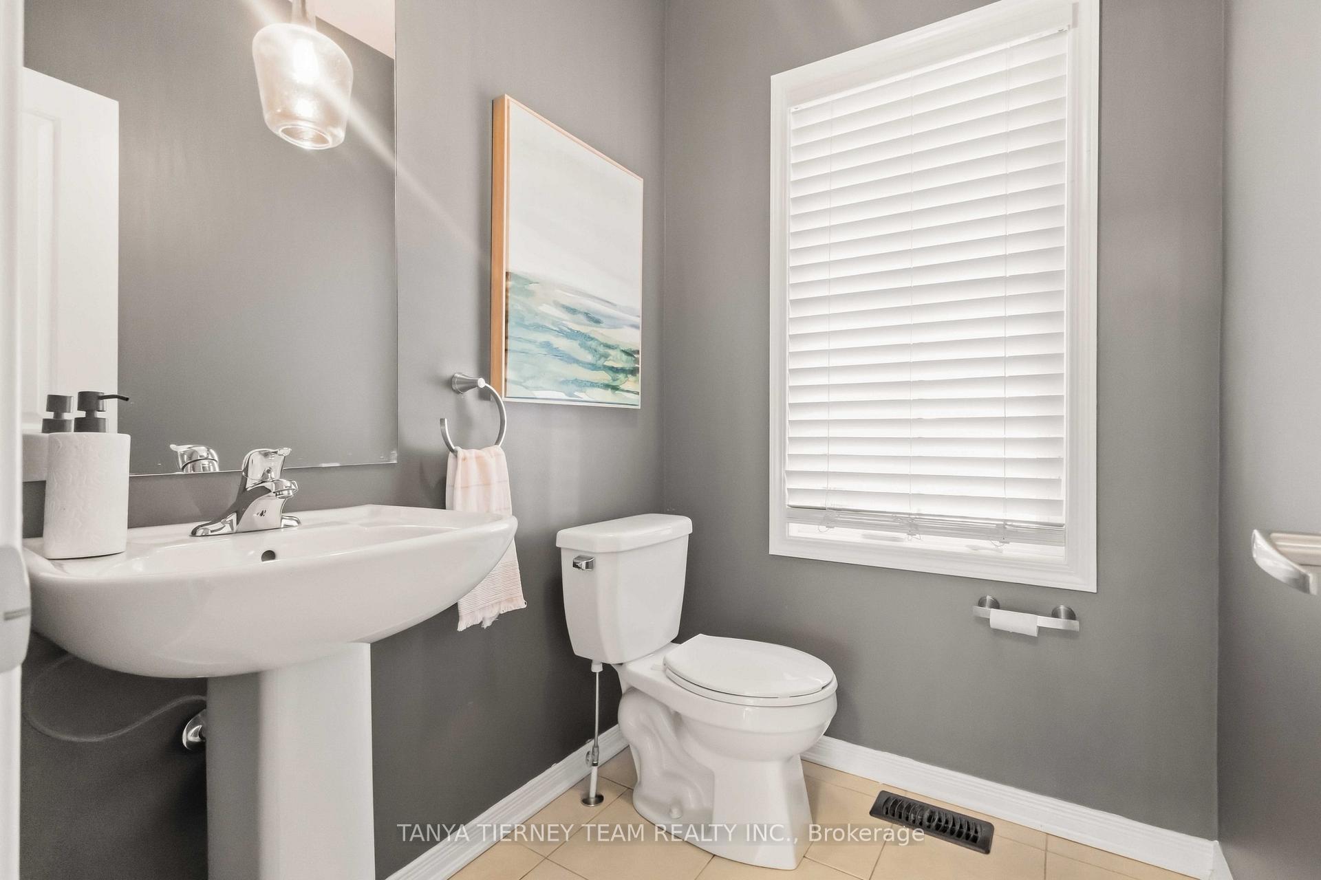 Photo 21 of 20 Lambdon Way, Whitby, Brooklin — HOMEH