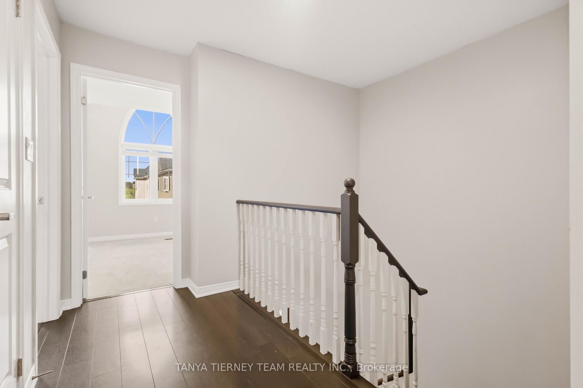 Photo 23 of 20 Lambdon Way, Whitby, Brooklin — HOMEH