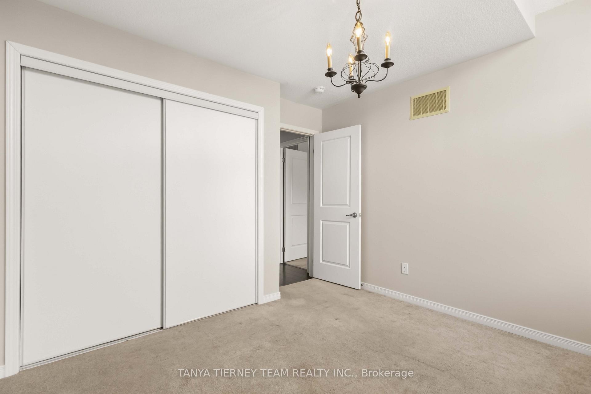 Photo 32 of 20 Lambdon Way, Whitby, Brooklin — HOMEH