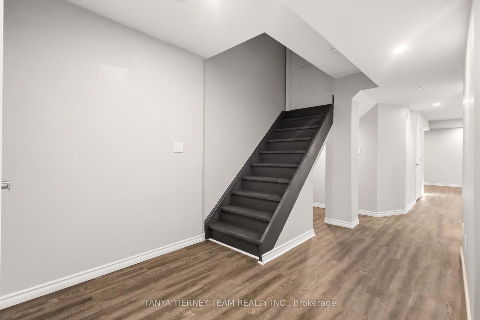 Photo 33 of 20 Lambdon Way, Whitby, Brooklin — HOMEH