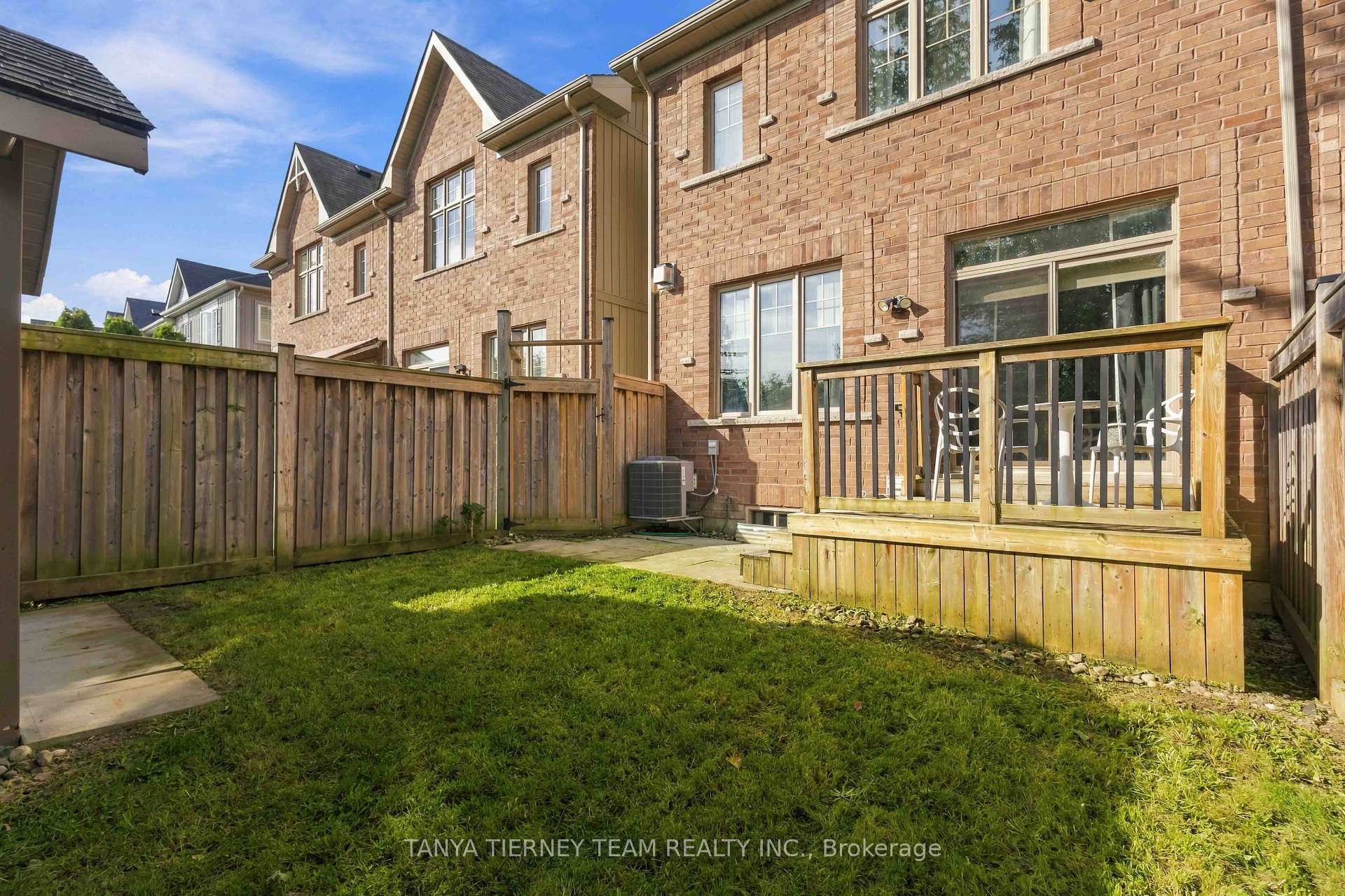 Photo 42 of 20 Lambdon Way, Whitby, Brooklin — HOMEH