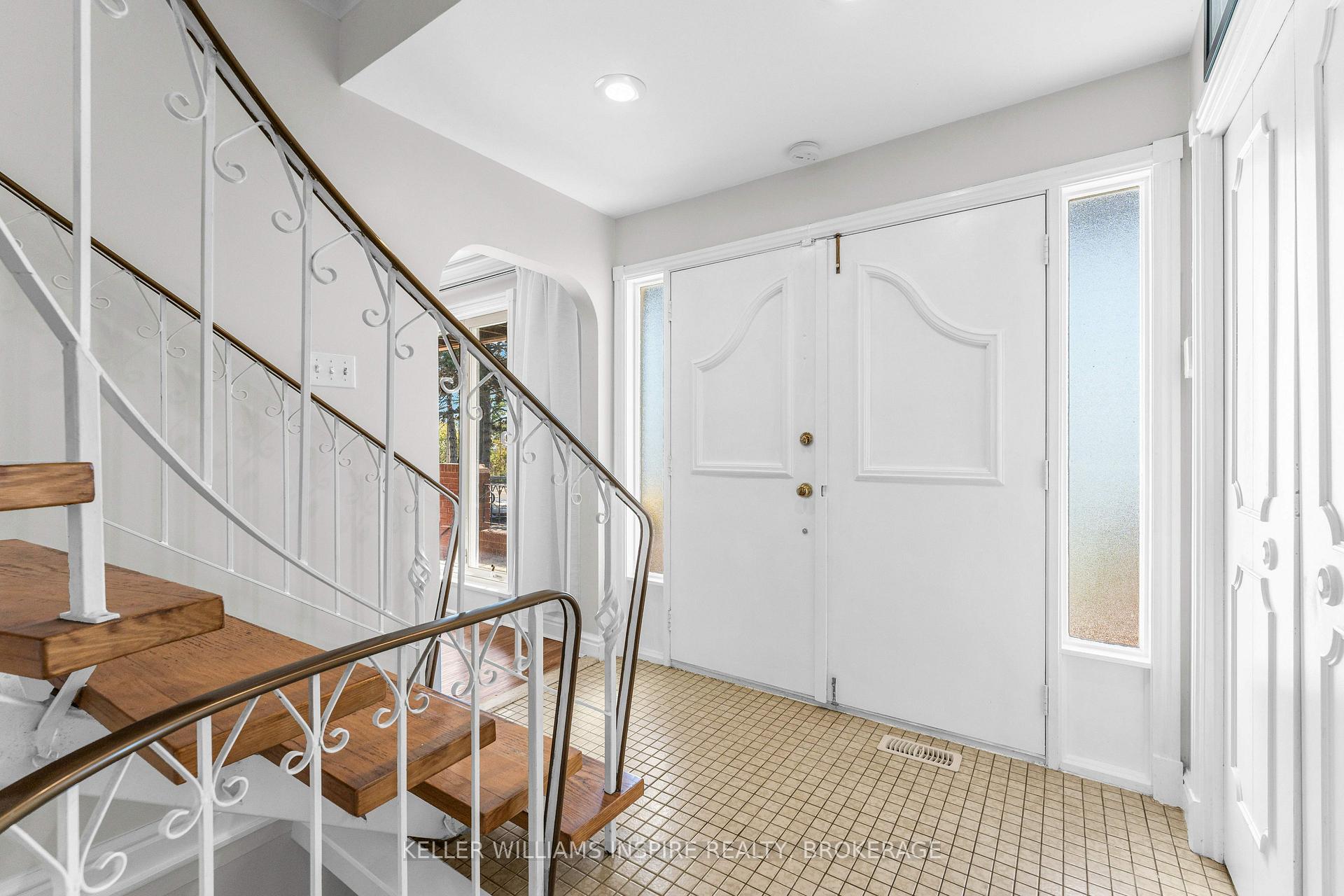 Photo 6 of 4557 Bath Road, Loyalist, Amherstview — HOMEH