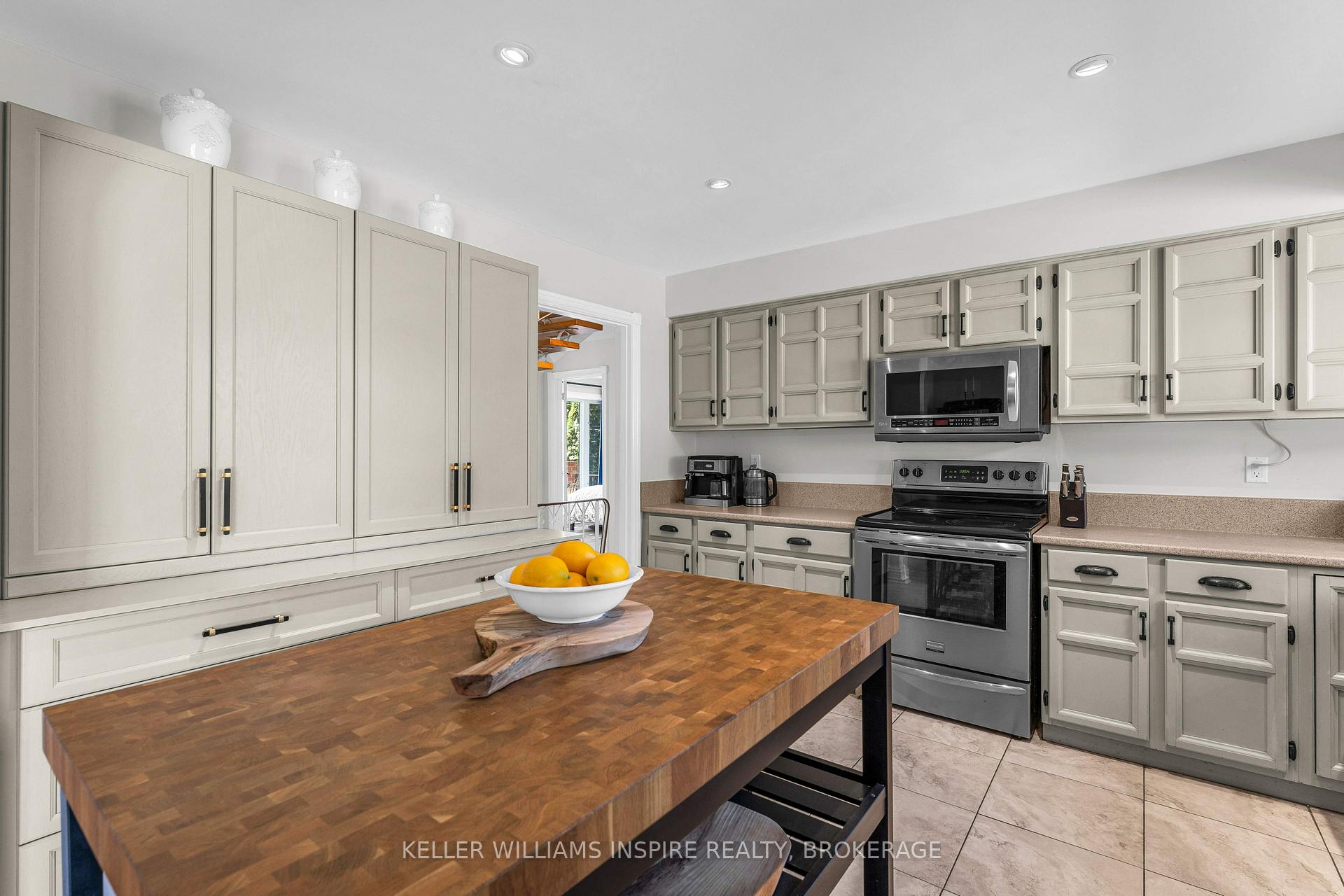 Photo 13 of 4557 Bath Road, Loyalist, Amherstview — HOMEH