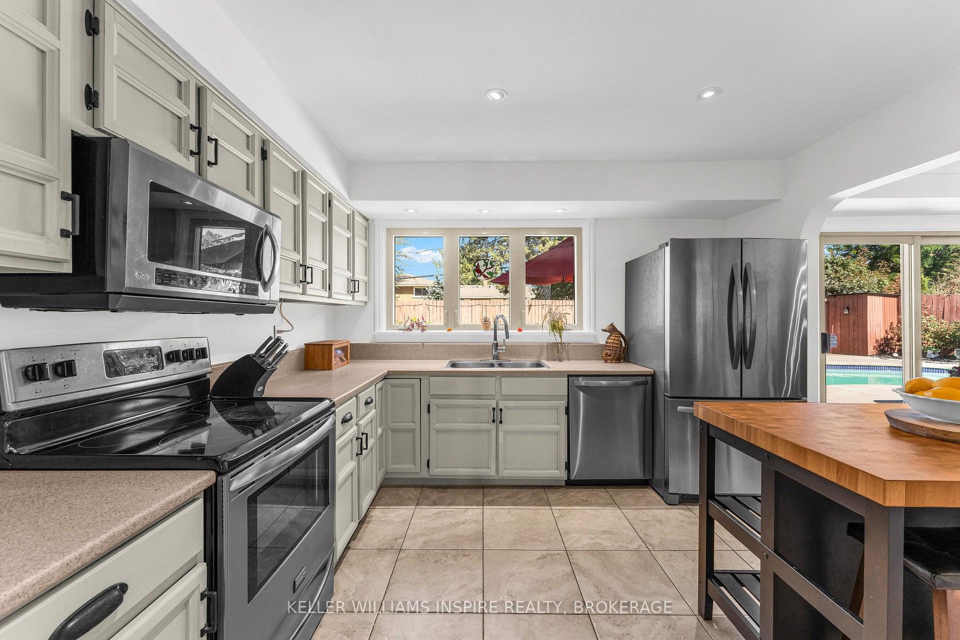 Photo 16 of 4557 Bath Road, Loyalist, Amherstview — HOMEH
