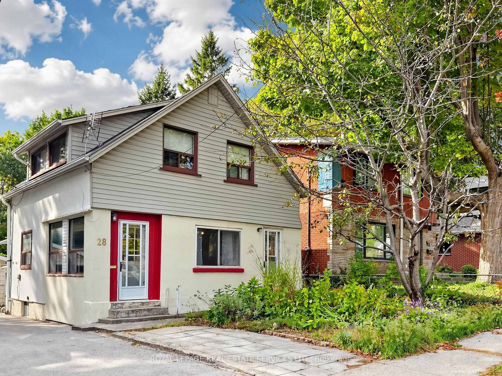 Photo of 28 McIntosh Avenue