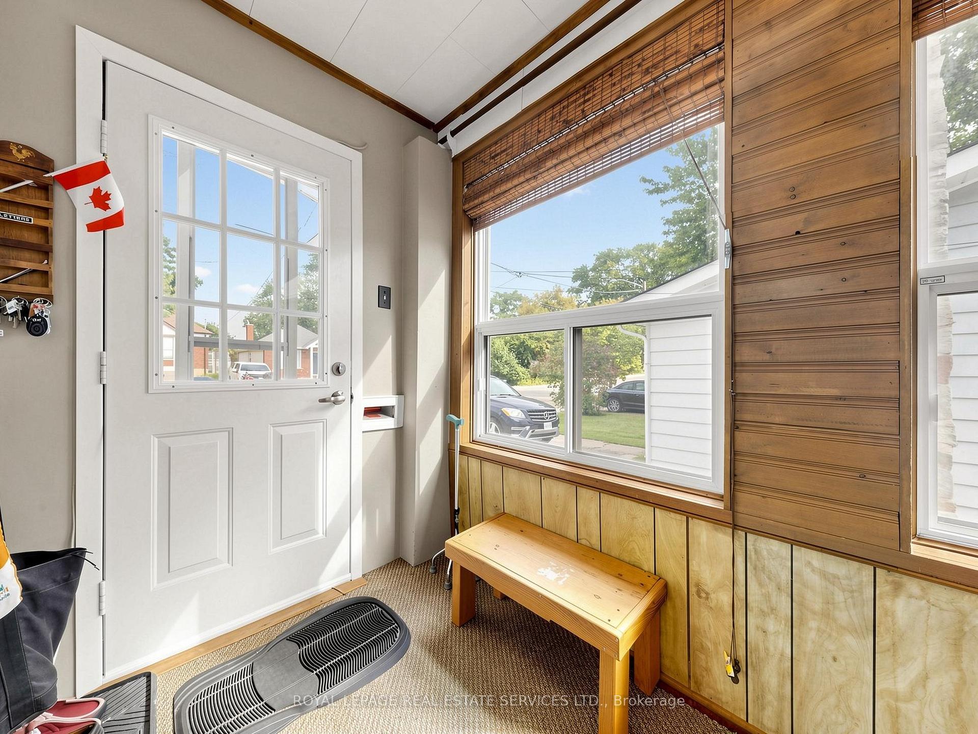Photo 3 of 28 McIntosh Avenue, Etobicoke, Stonegate-Queensway — HOMEH