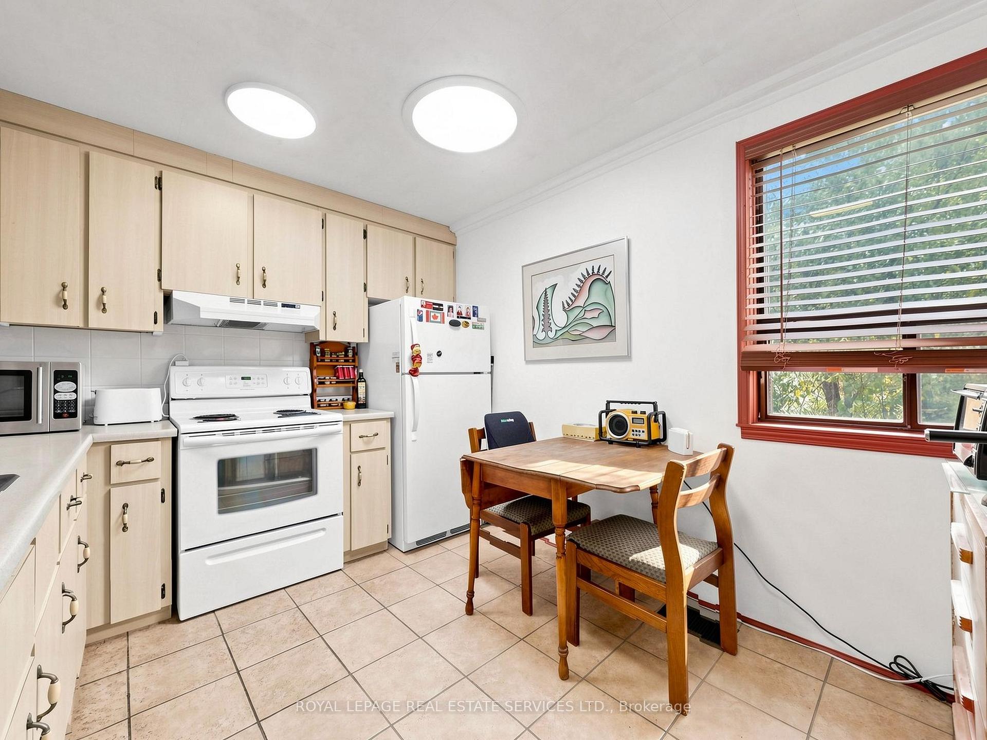 Photo 23 of 28 McIntosh Avenue, Etobicoke, Stonegate-Queensway — HOMEH