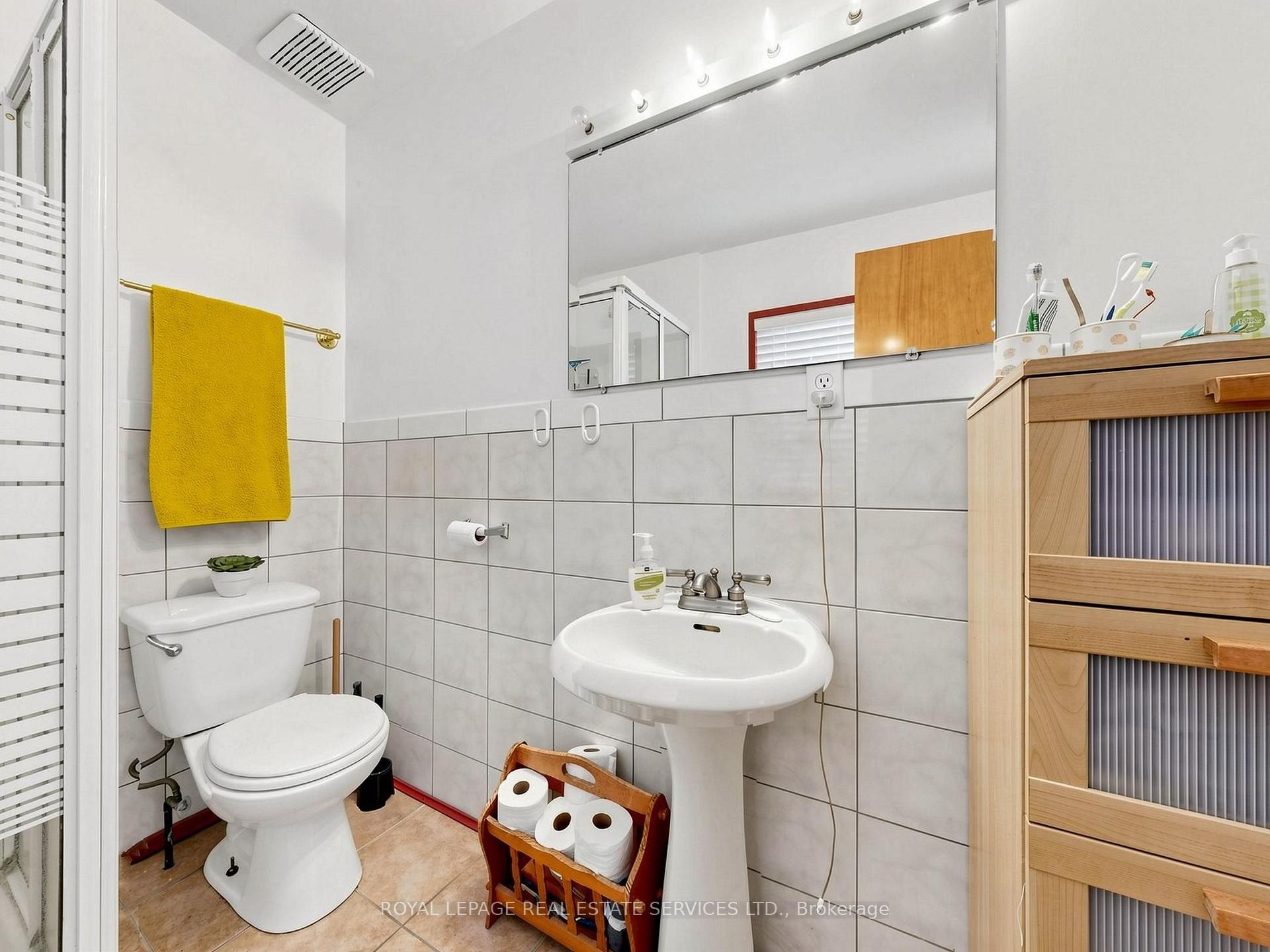 Photo 27 of 28 McIntosh Avenue, Etobicoke, Stonegate-Queensway — HOMEH