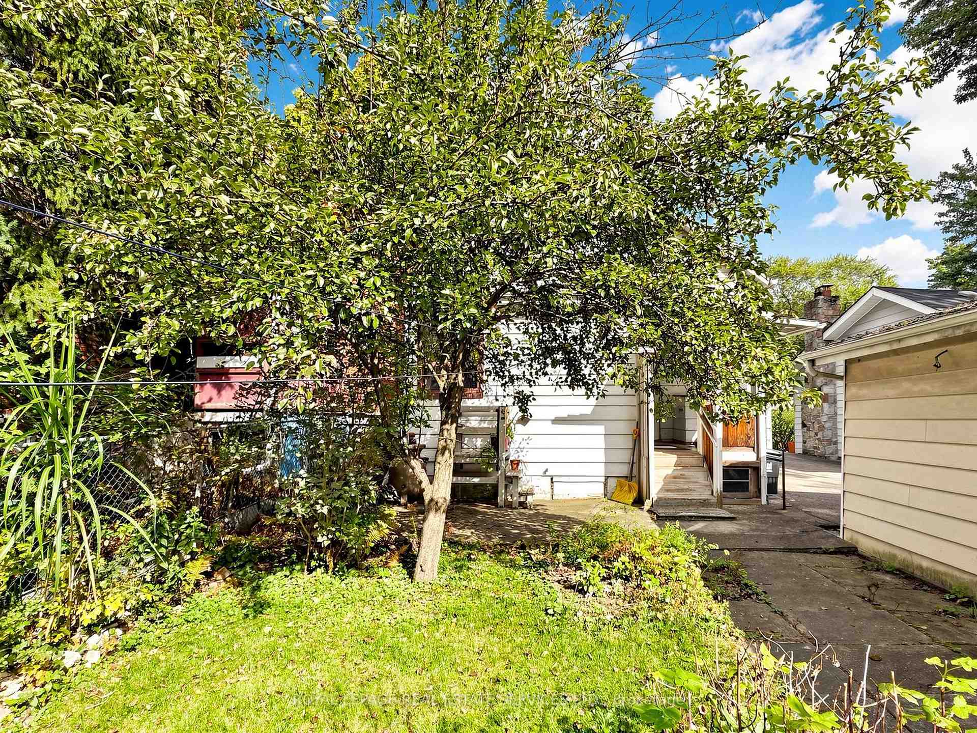 Photo 53 of 28 McIntosh Avenue, Etobicoke, Stonegate-Queensway — HOMEH